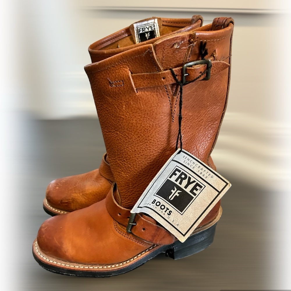 NWOT FYRE Veronica short boot with buckle in 6M